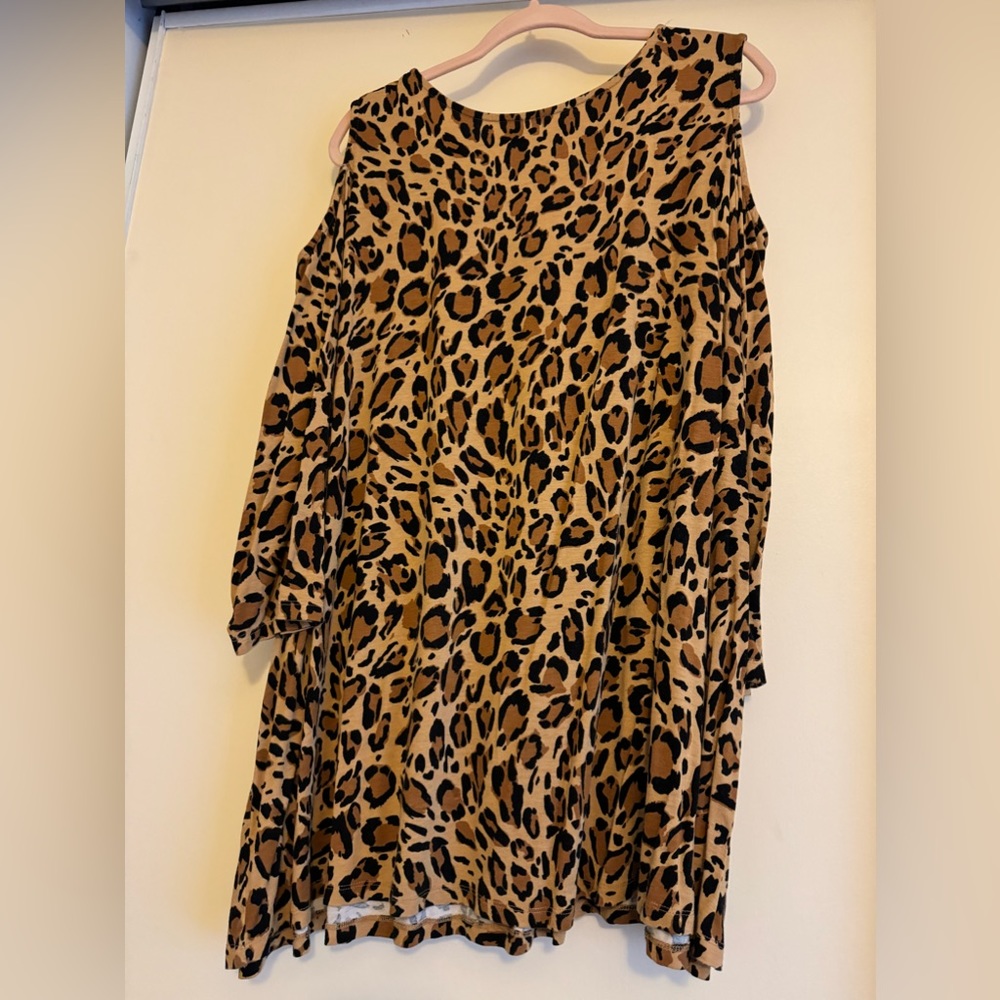 Jessica London off shoulder leopard print shirt